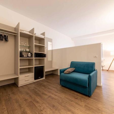 Stay Cooper L Guesthouse Zum Loewen Мерано Екстер'єр фото
