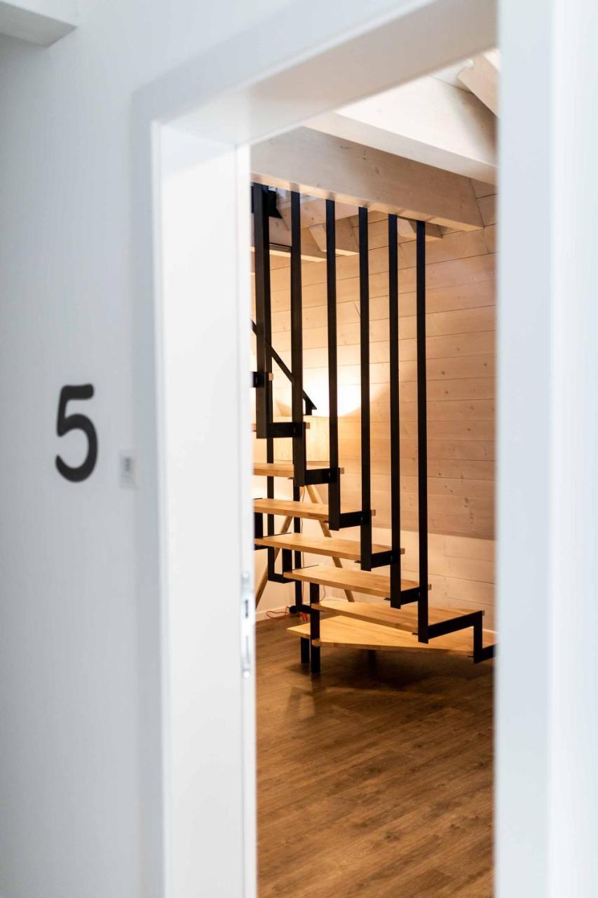 Stay Cooper L Guesthouse Zum Loewen Мерано Екстер'єр фото
