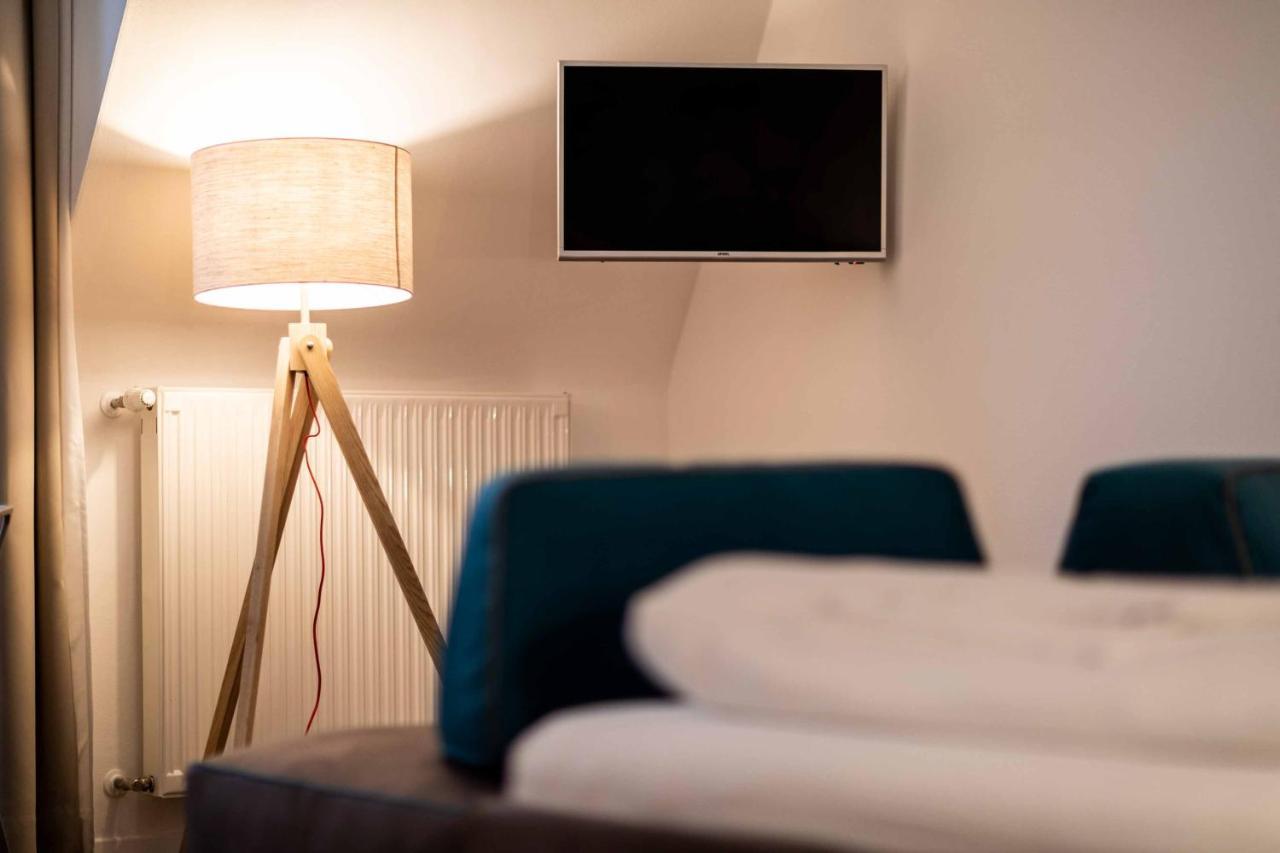 Stay Cooper L Guesthouse Zum Loewen Мерано Екстер'єр фото
