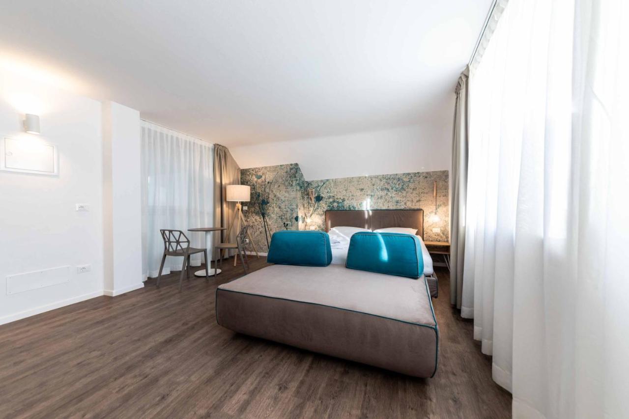 Stay Cooper L Guesthouse Zum Loewen Мерано Екстер'єр фото