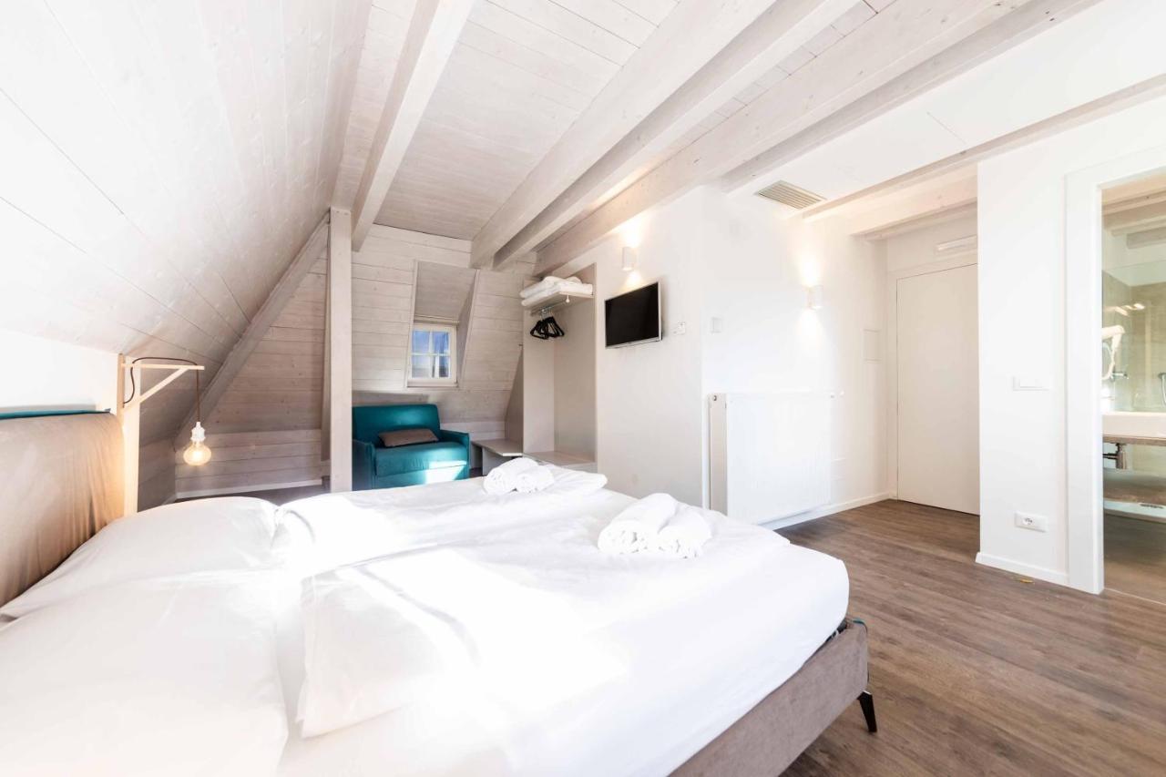 Stay Cooper L Guesthouse Zum Loewen Мерано Екстер'єр фото
