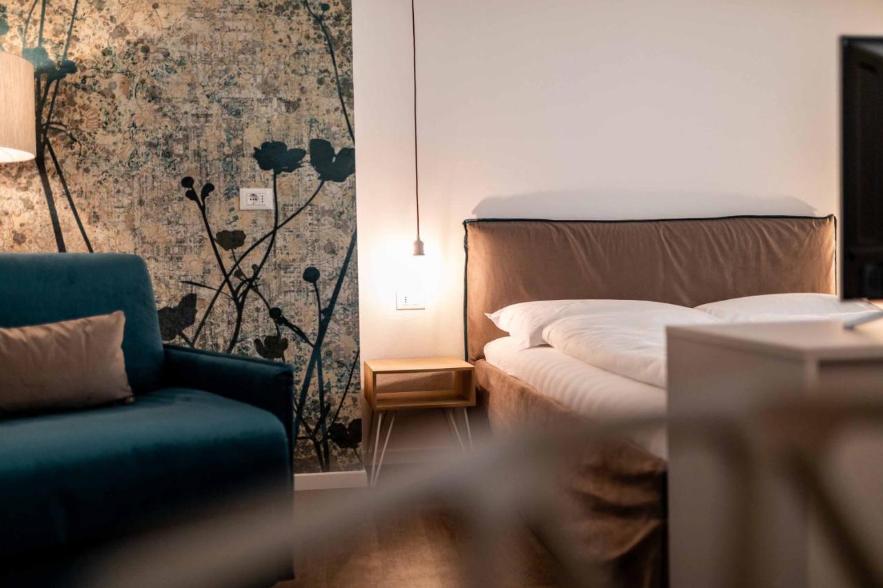 Stay Cooper L Guesthouse Zum Loewen Мерано Екстер'єр фото