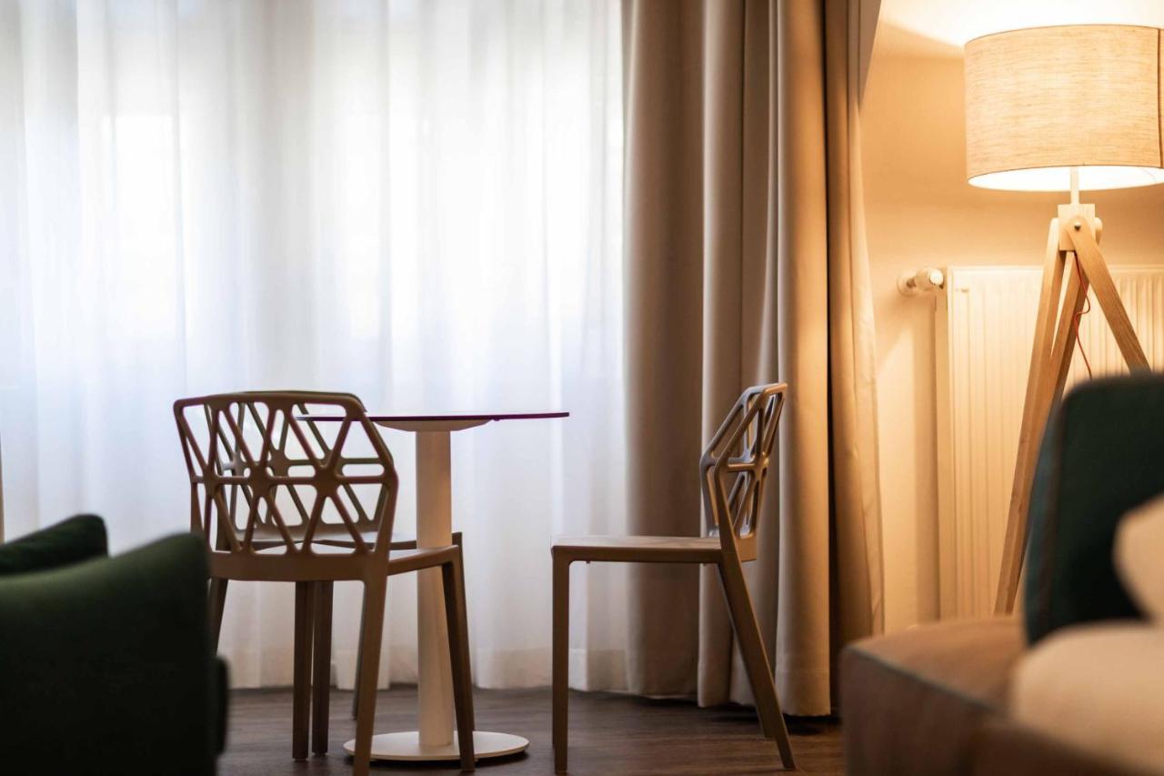 Stay Cooper L Guesthouse Zum Loewen Мерано Екстер'єр фото