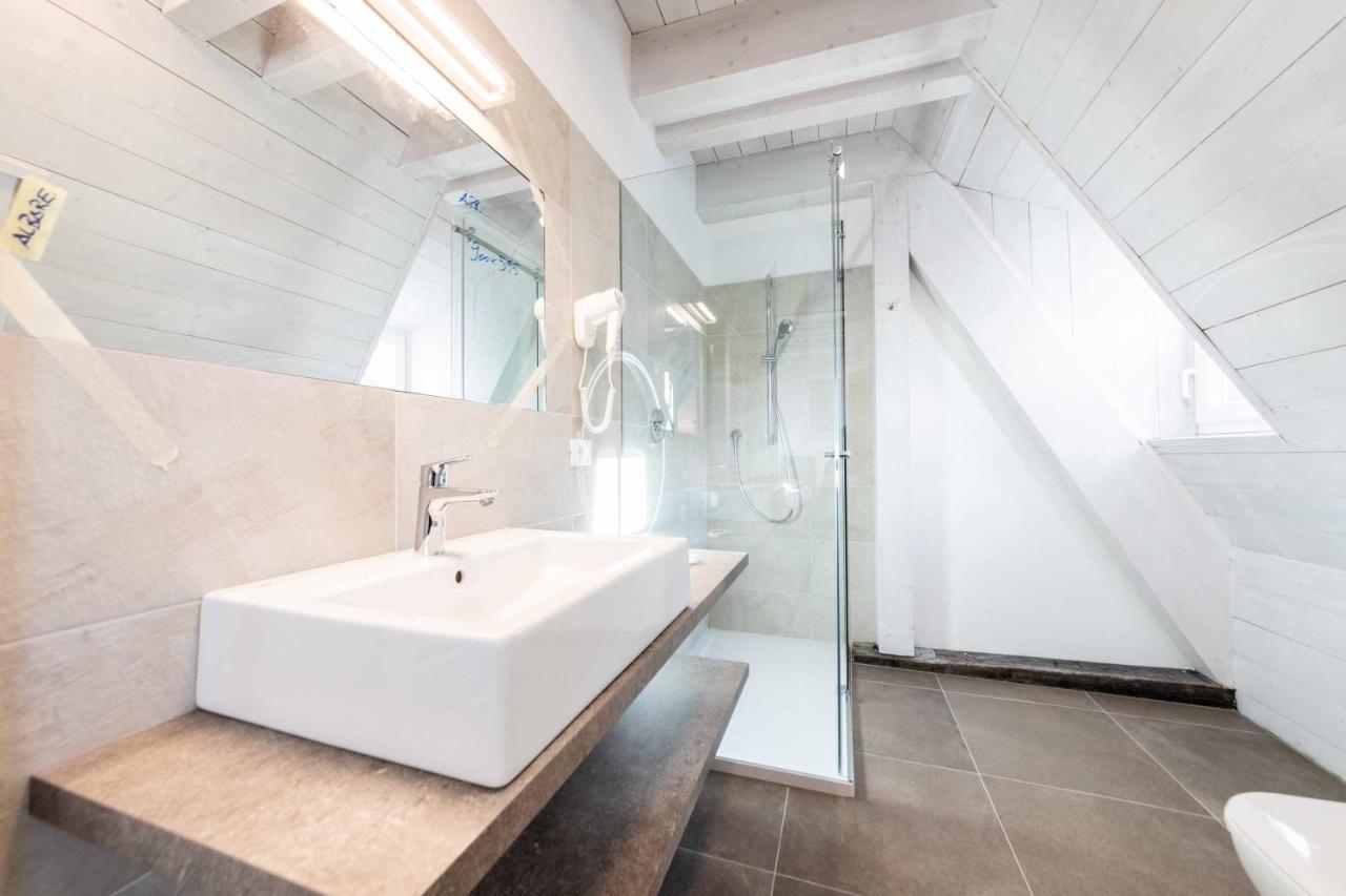 Stay Cooper L Guesthouse Zum Loewen Мерано Екстер'єр фото